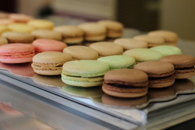 Walking with Cake: Macarons by La Pâtisserie