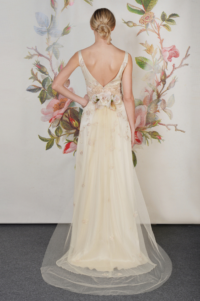 Walking with Cake: Claire Pettibone: Primrose_b_01 by Anton Oparin