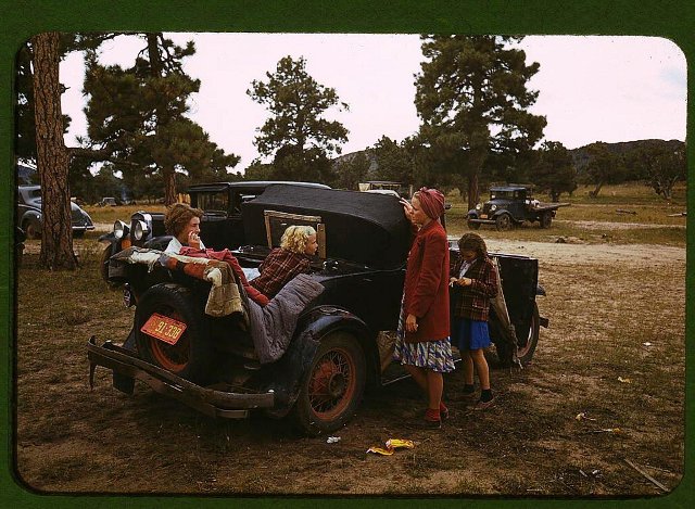 Walking with Cake: Landscape-Photo-People-Vintage-Cars