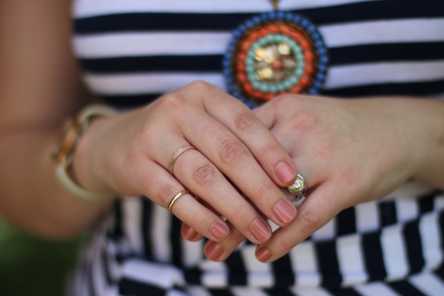 Walking with Cake: Nude nails