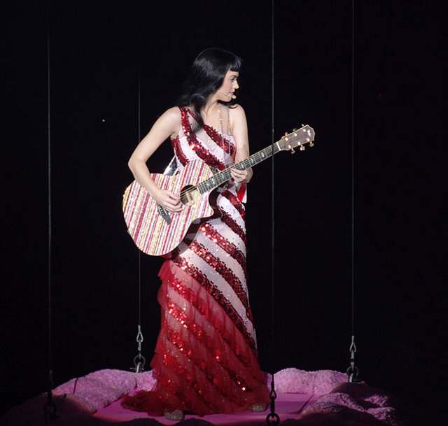 Walking with Cake: Katy_Perry_gig_Nottingham_2011_MMB_53 via Wikimedia Commons