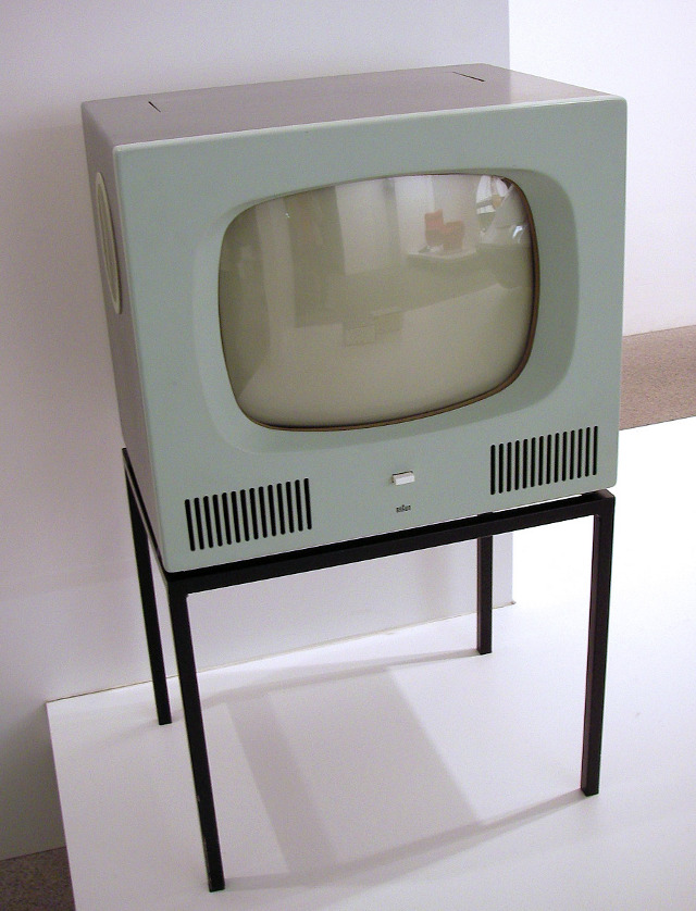 Walking with Cake: Braun HF 1 television via Wikimedia