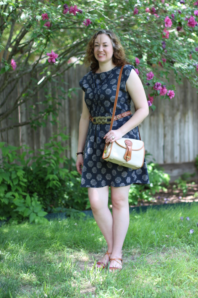 Walking with Cake: Shanghai Shift dress and D&B bag