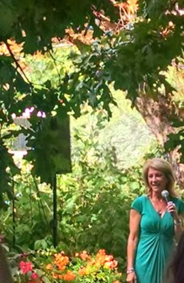 Walking with Cake: Wendy Davis Pflugerville 2