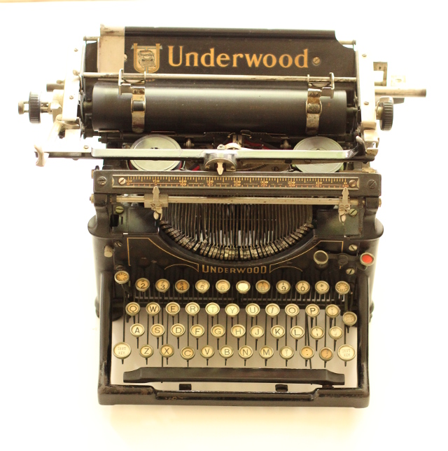 Walking with Cake: Underwood Typewriter