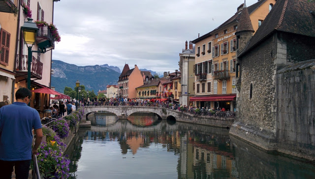 Walking with Cake: Annecy, France